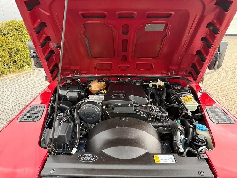 Gebraucht Land Rover Defender 122 PS (89 kW) 2013 Rot Pickup