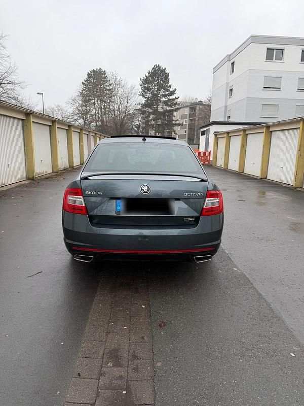 Gebraucht Skoda Octavia RS 184 PS (135 kW) 2016 Grau Kleinwagen
