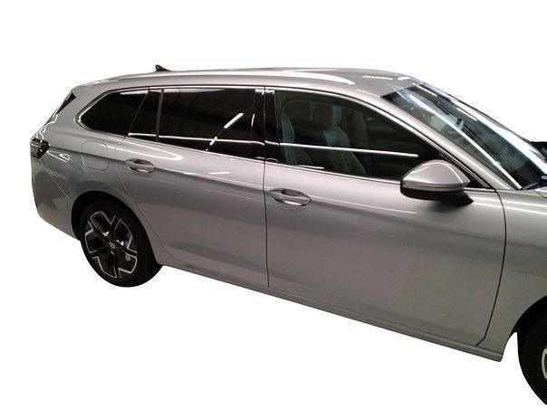 Gebraucht VW Passat 175 PS (128 kW) 2025 Oyster silver Kombi