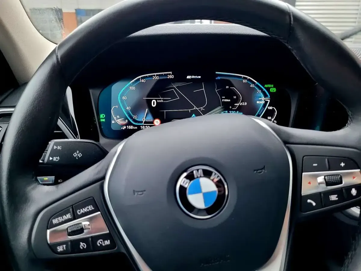 Gebraucht BMW 320e Advantage 204 PS (150 kW) 2021 Grau Kombi