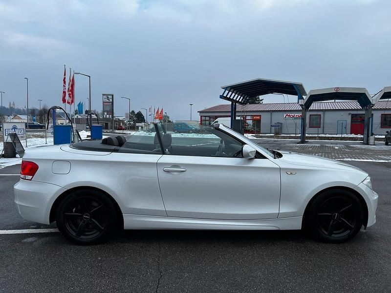 Gebraucht BMW 118 Cabriolet Advantage 143 PS (105 kW) 2013 Braun Cabrio