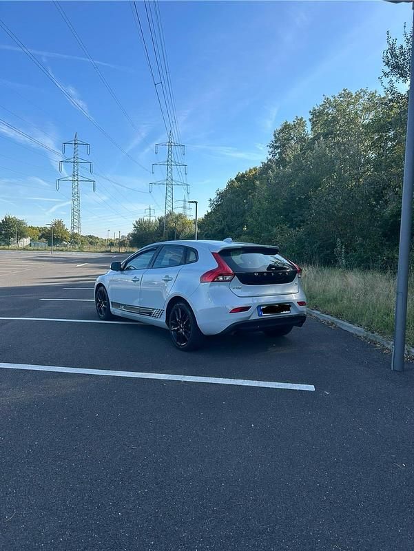 Gebraucht Volvo V40 150 PS (110 kW) 2013 Blau Limousine