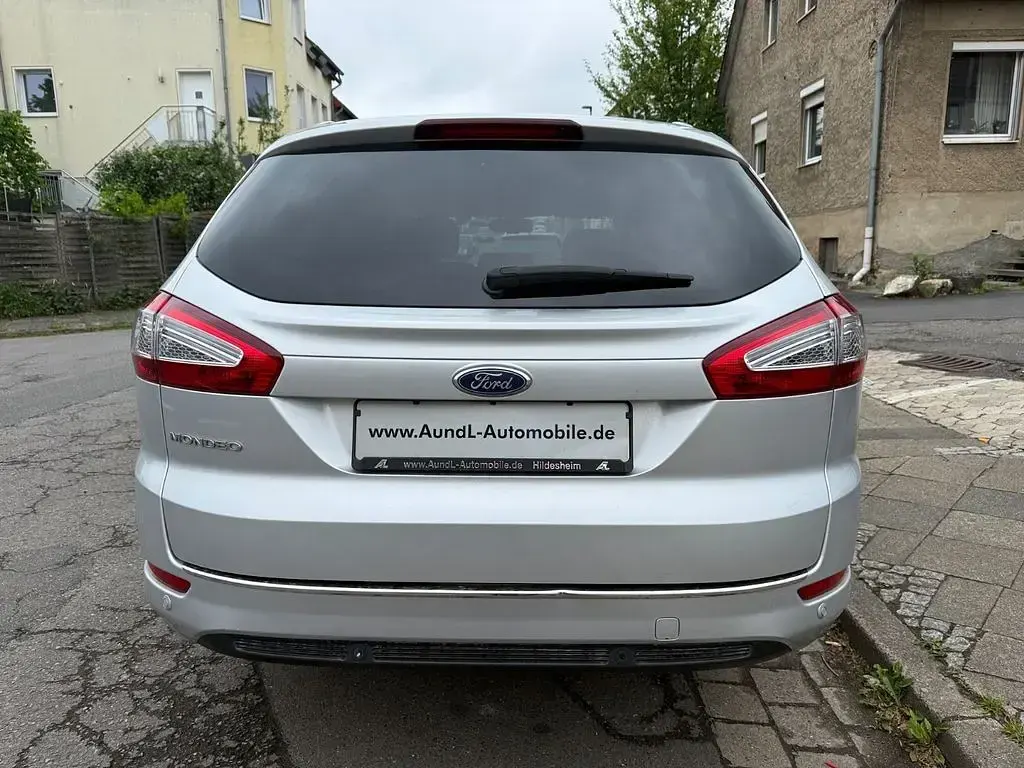 Gebraucht Ford Mondeo Titanium 163 PS (119 kW) 2012 Silber Limousine