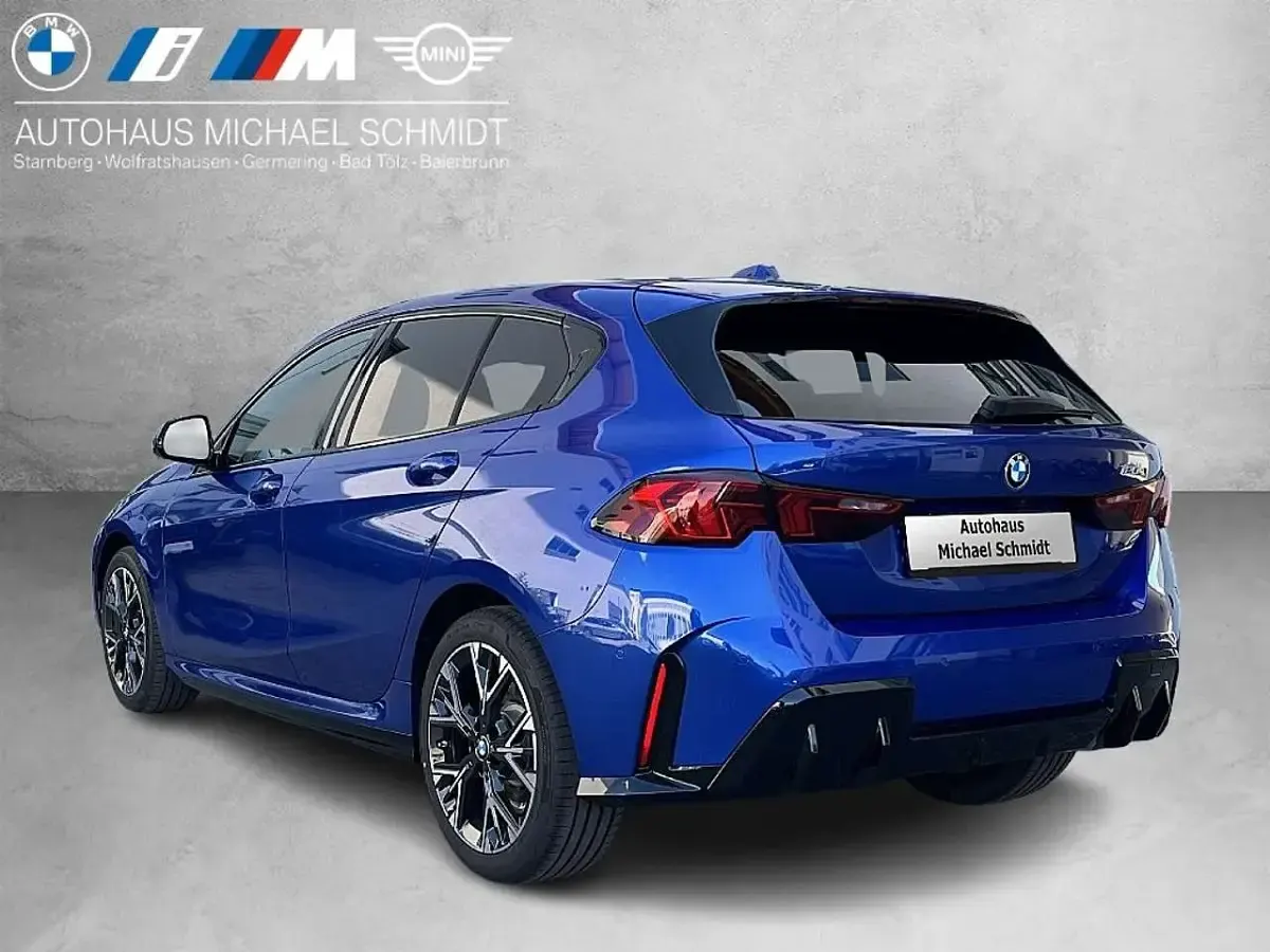 Neu BMW 120 Sport Line 170 PS (125 kW) 2025 Portimao blau Kleinwagen