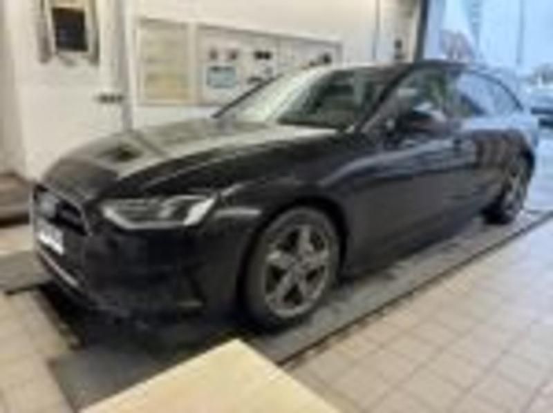 Gebraucht Audi A4 204 PS (150 kW) 2023 Mythosschwarz metallic Kombi