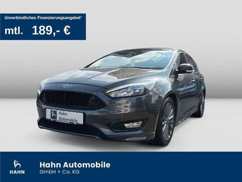Grau Gebraucht 2018 Ford Focus ST-Line Limousine | 13.940 € (Guter Preis) - Bild 1/3