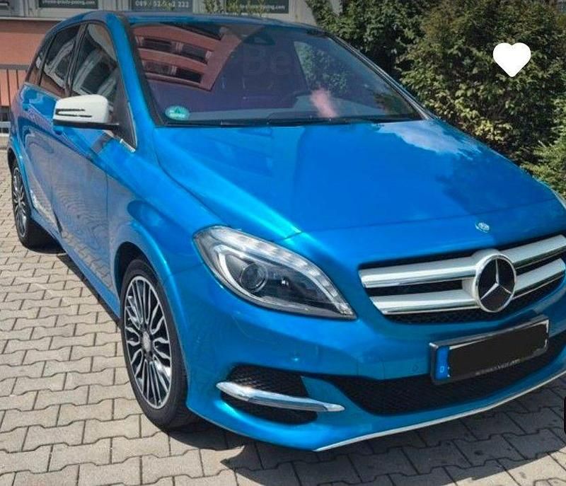 Gebraucht Mercedes B250e 131 kW (179 PS) 2015 Blau Van / Kleinbus