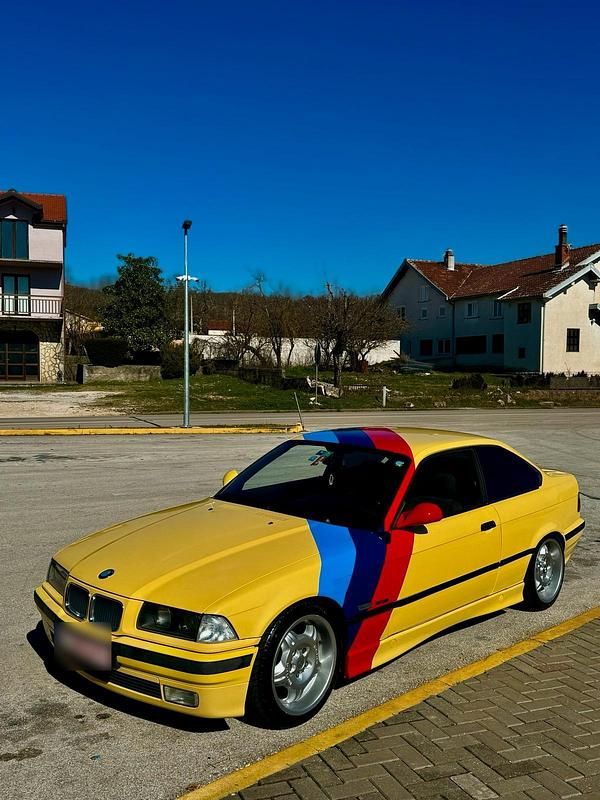 Używany BMW 325 192 KM (141 kW) 1994 Żółty Coupe