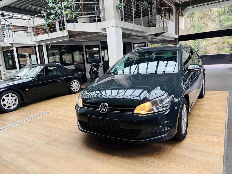 Uranograu Gebraucht 2016 VW Golf VII LOUNGE Kombi | 9.599 € - Bild 1/4