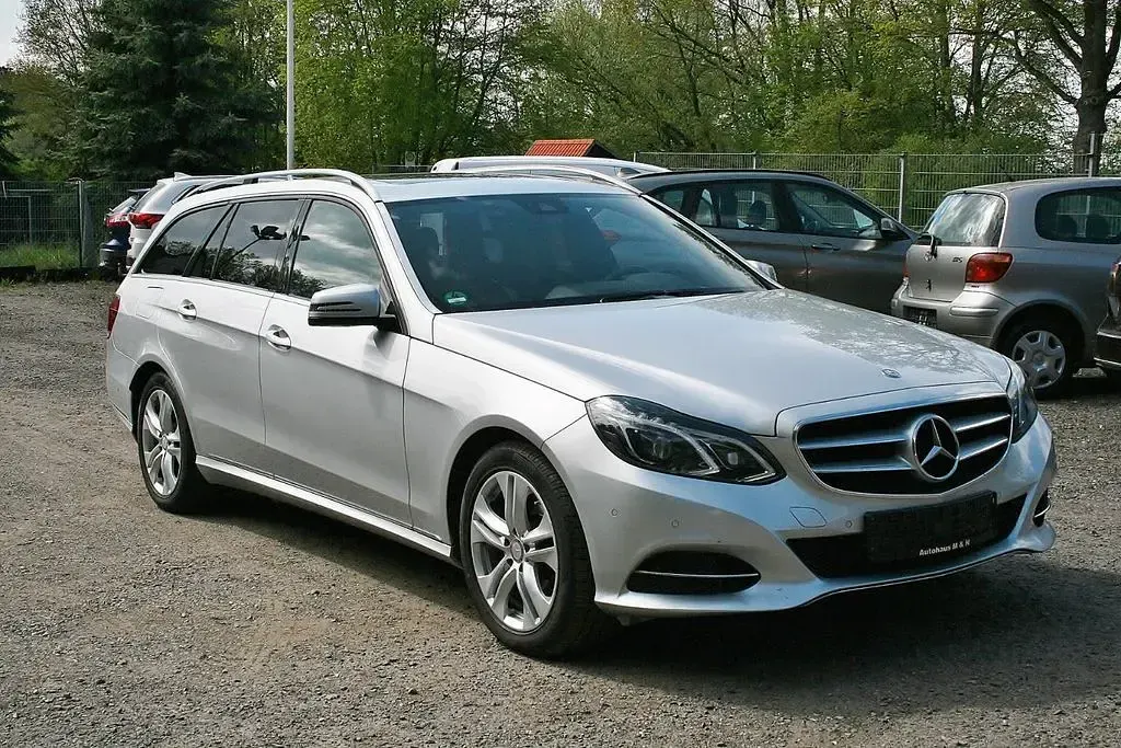 Gebraucht Mercedes E350 258 PS (189 kW) 2015 Silber Limousine