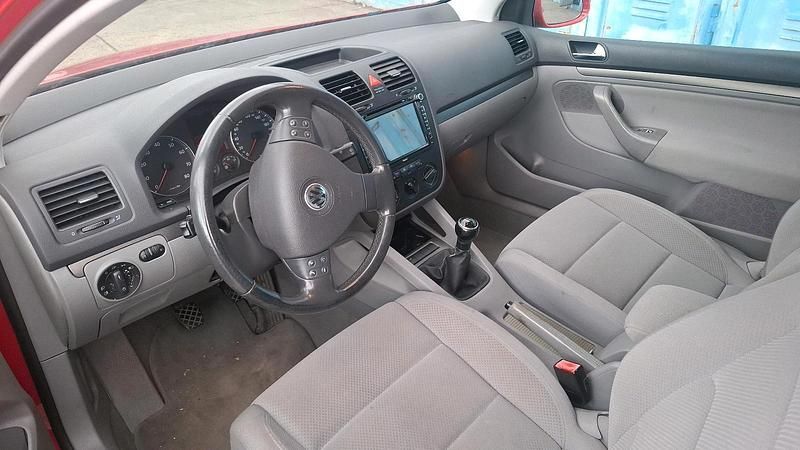 Rot Gebraucht 2004 VW Golf V Kleinwagen | 1.200 € (Superpreis) - Bild 1/4