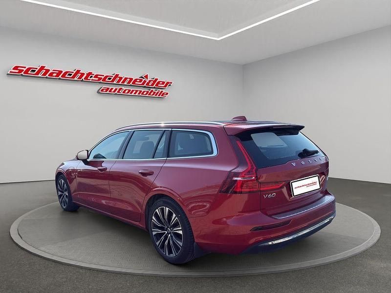 Gebraucht Volvo V60 Plus 253 PS (186 kW) 2023 Rot Kombi