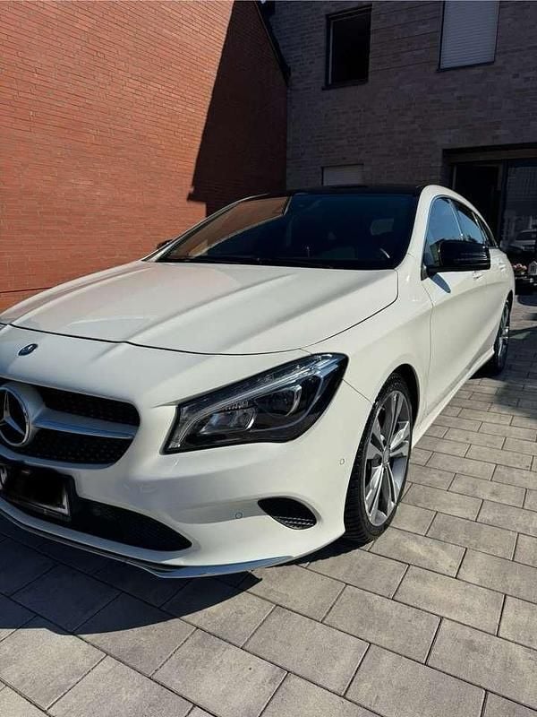 Weiß Gebraucht 2017 Mercedes CLA180 Limousine | 16.250 € (Fairer Preis) - Bild 1/4