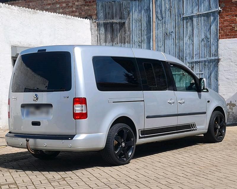 Silber Gebraucht 2008 VW Caddy Maxi Van / Kleinbus | 8.200 € (Teuer) - Bild 1/4