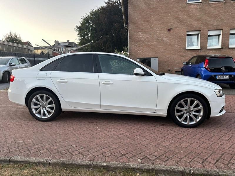 Gebraucht Audi A4 150 PS (110 kW) 2014 Weiß Limousine