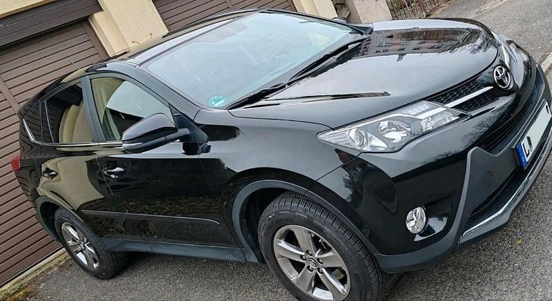 Gebraucht Toyota RAV4 151 PS (111 kW) 2015 Schwarz SUV