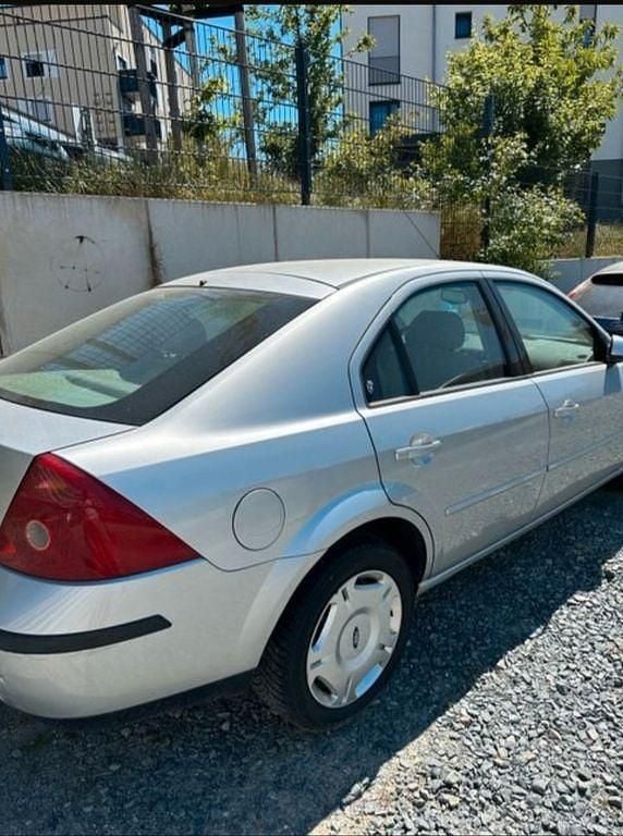 Grau Gebraucht 2002 Ford Mondeo Limousine | 2.999 € (Etwas zu teuer) - Bild 1/4