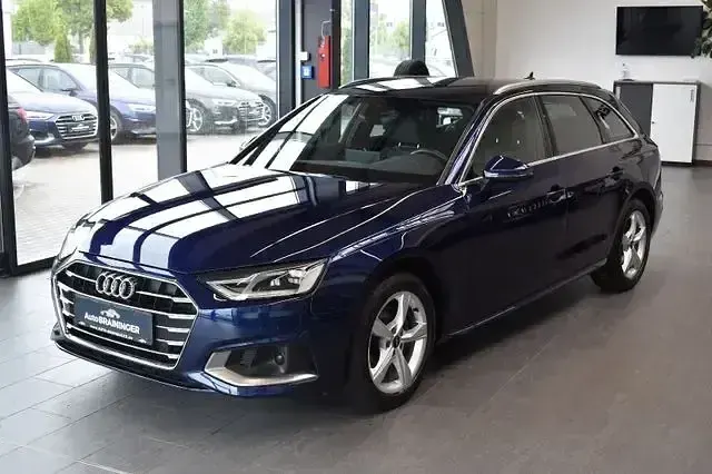 Gebraucht Audi A4 Advanced 163 PS (119 kW) 2022 Blau Kombi