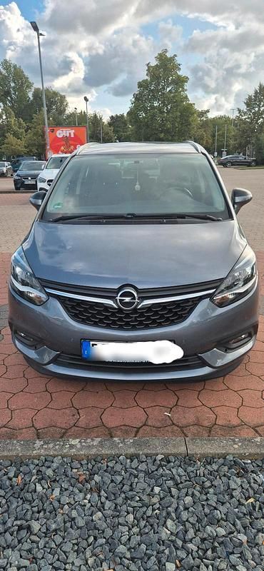 Grau Gebraucht 2025 Opel Zafira Tourer Van / Kleinbus | 12.499 € - Bild 1/4