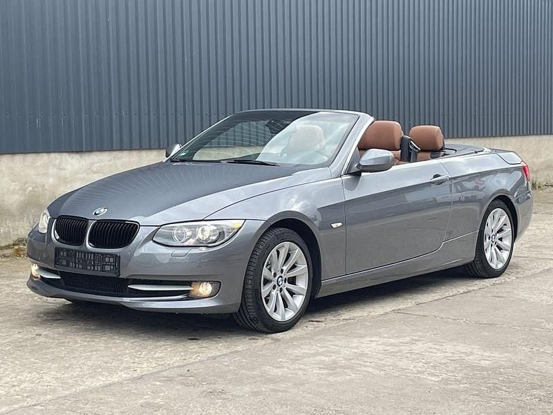 Gebraucht BMW 330 Cabriolet Performance 245 PS (180 kW) 2012 Grau Cabrio