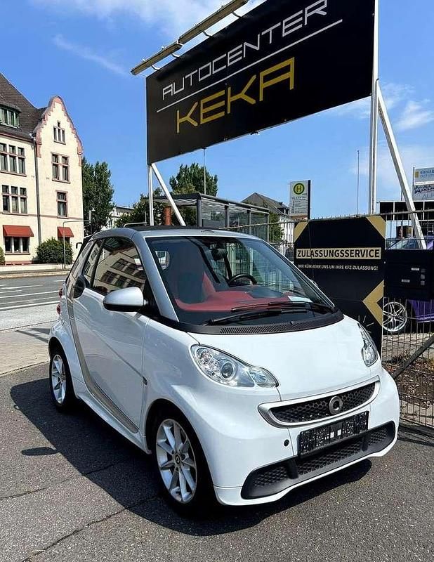 Kristallweiß Gebraucht 2013 Smart ForTwo Cabrio Passion Cabrio | 10.390 € (Teuer) - Bild 1/4