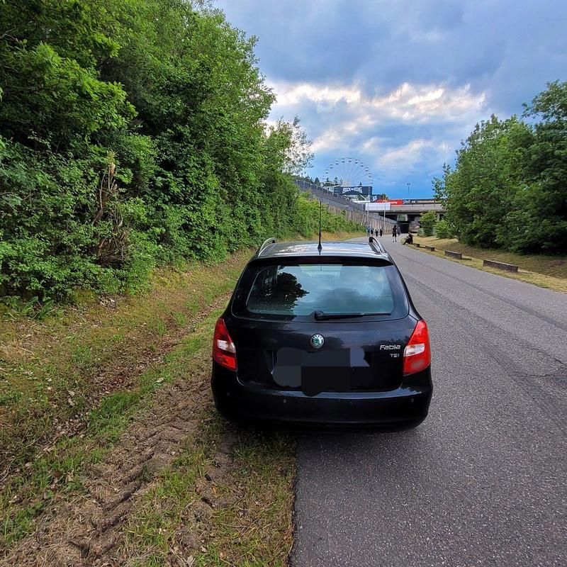 Gebraucht Skoda Fabia Elegance 86 PS (63 kW) 2011 Schwarz Kleinwagen