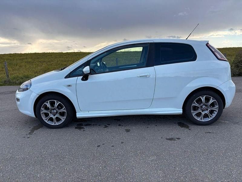 Weiß Gebraucht 2012 Fiat Punto S Kleinwagen | 2.600 € - Bild 1/4