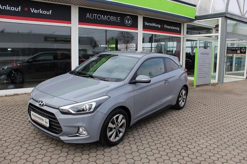 Gebraucht Hyundai i20 101 PS (74 kW) 2016 Grau Coupé