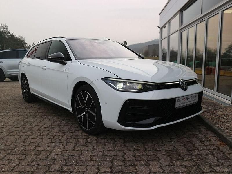 Nowe VW Passat R-line 193 KM (141 kW) 2026 Biały Kombi