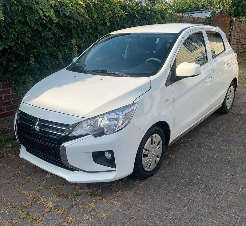 Weiß Gebraucht 2022 Mitsubishi Space Star Select Limousine | 9.300 € (Guter Preis) - Bild 1/4