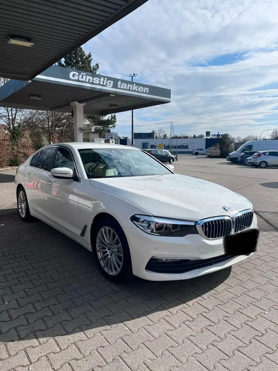 Gebraucht BMW 520 184 PS (135 kW) 2018 Weiß Limousine