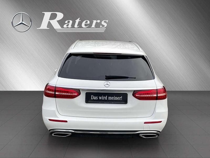 Gebraucht Mercedes E220 200 PS (147 kW) 2023 Polarweiss  unilack Kombi