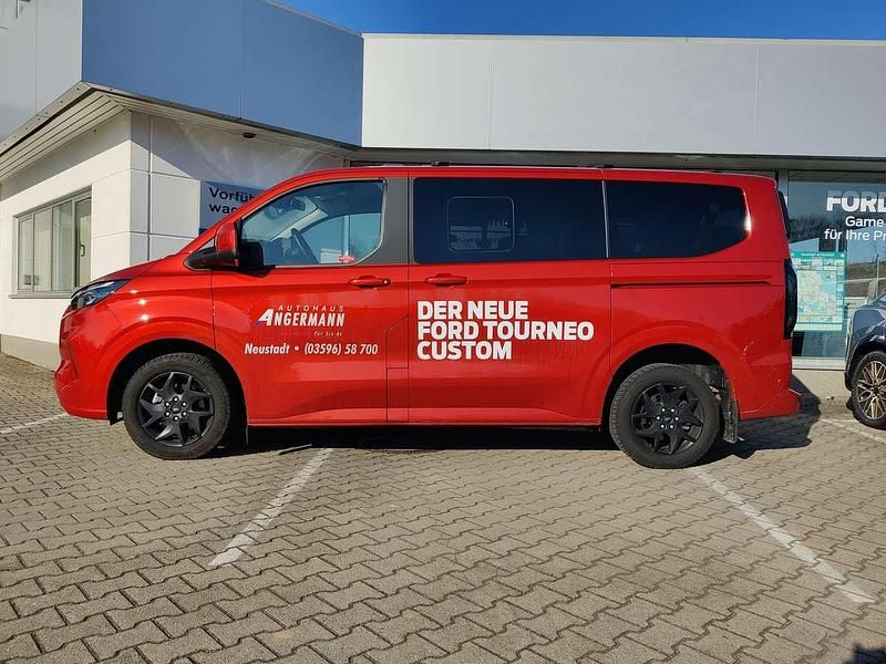 Neu Ford Tourneo Titanium 150 PS (110 kW) 2025 Artisanred Van / Kleinbus