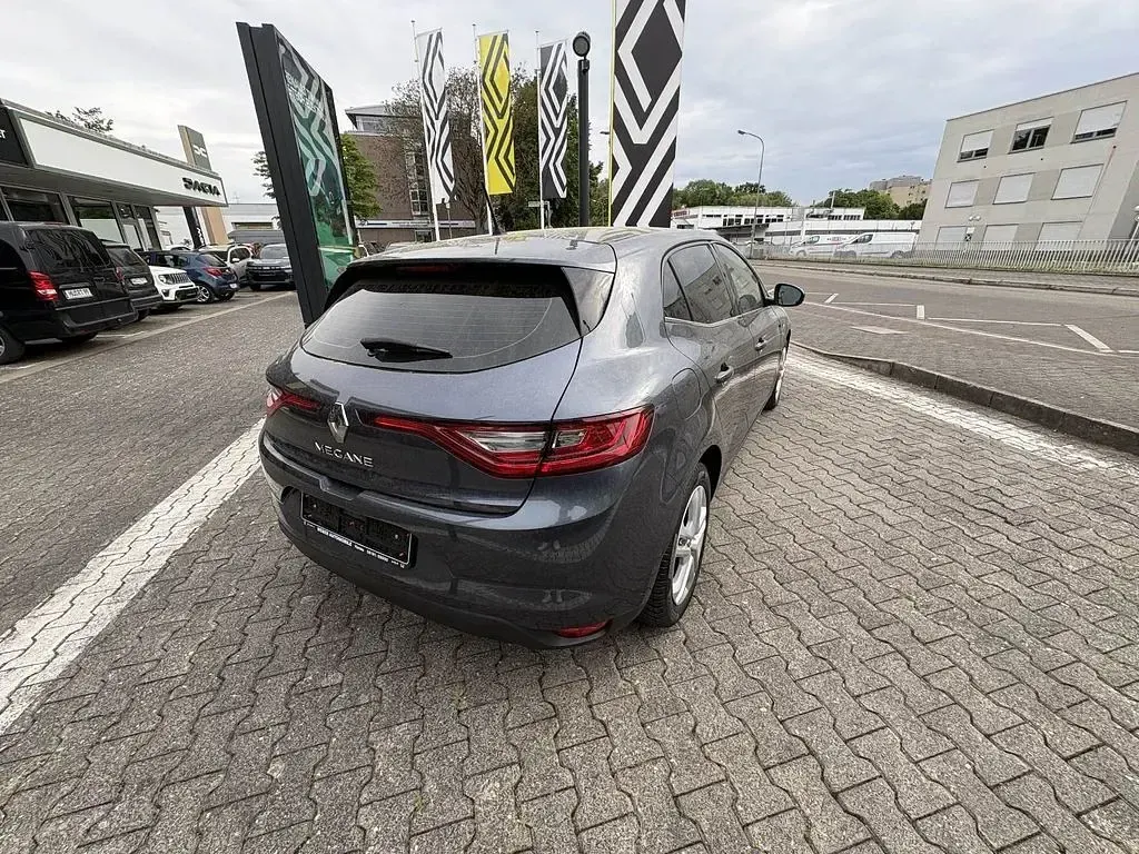 Gebraucht Renault Mégane Experience 101 PS (74 kW) 2016 Grau Limousine