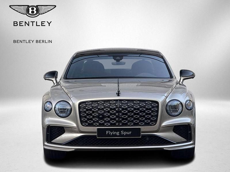 Gebraucht Bentley Flying Spur Mulliner 782 PS (575 kW) 2024 Gold Limousine