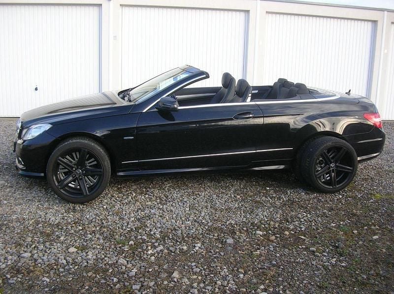 Gebraucht Mercedes E350 AMG line 231 PS (169 kW) 2011 Obsidianschwarz  metalliclack Cabrio