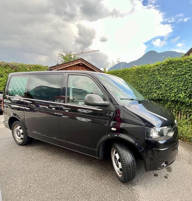 Second-hand VW T5 140 CP (102 kW) 2011 Negru Van