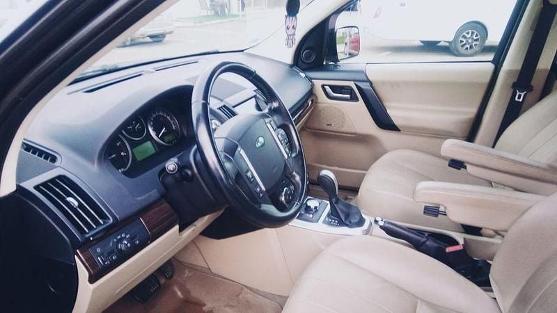 Schwarz Gebraucht 2011 Land Rover Freelander 2 HSE SUV | 5.950 € (Superpreis) - Bild 1/4