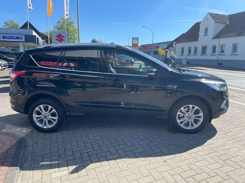Używany Ford Kuga Titanium 175 KM (128 kW) 2019 Czarny SUV