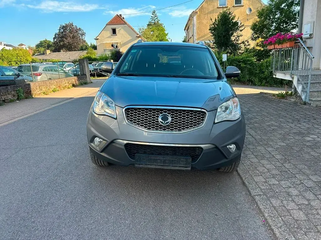 Gebraucht SsangYong Korando 175 PS (128 kW) 2013 Grau SUV