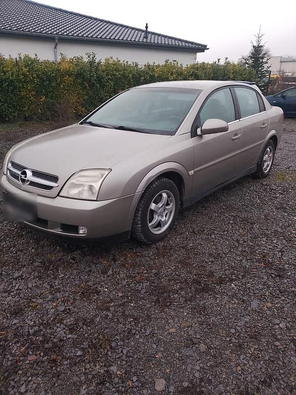 Second-hand Opel Vectra 122 CP (89 kW) 2002 Bej Berlinǎ