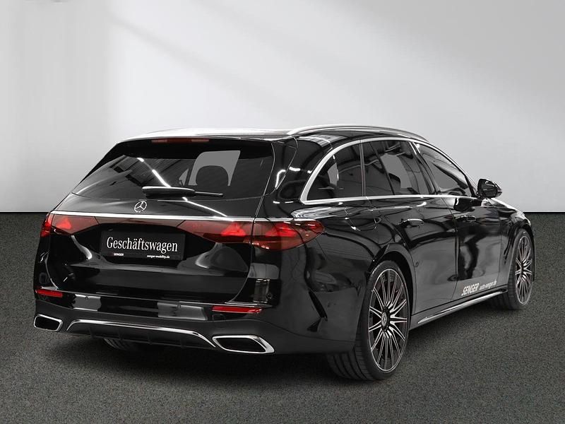 Gebraucht Mercedes E220 AMG 197 PS (144 kW) 2025 Schwarz Limousine