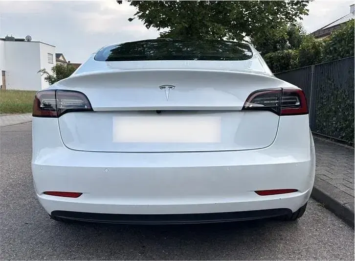 Gebraucht Tesla Model 3 Standard Range Plus 239 kW (325 PS) 2021 Weiß Limousine
