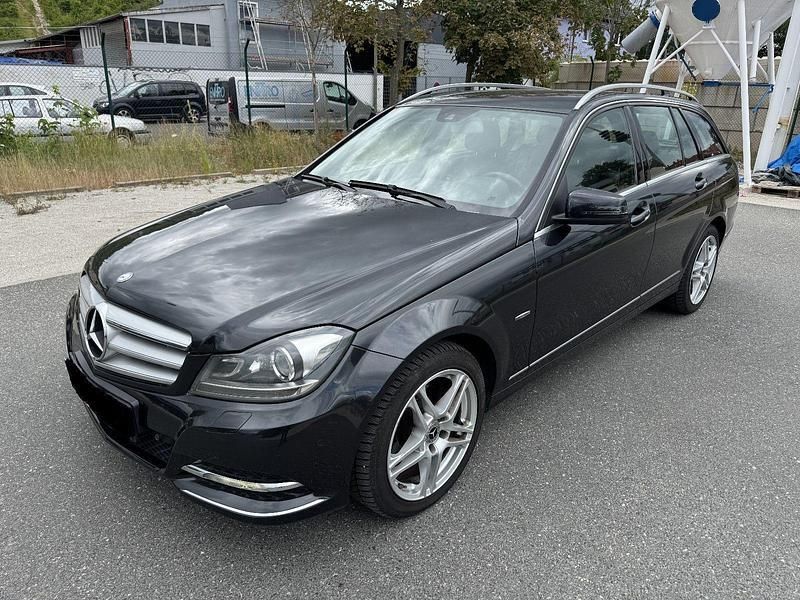 Schwarz Gebraucht 2011 Mercedes C220 Avantgarde Kombi | 6.990 € (Fairer Preis) - Bild 1/4