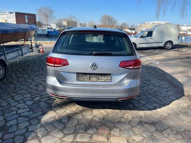 Gebraucht VW Passat 156 PS (114 kW) 2018 Silber Kombi
