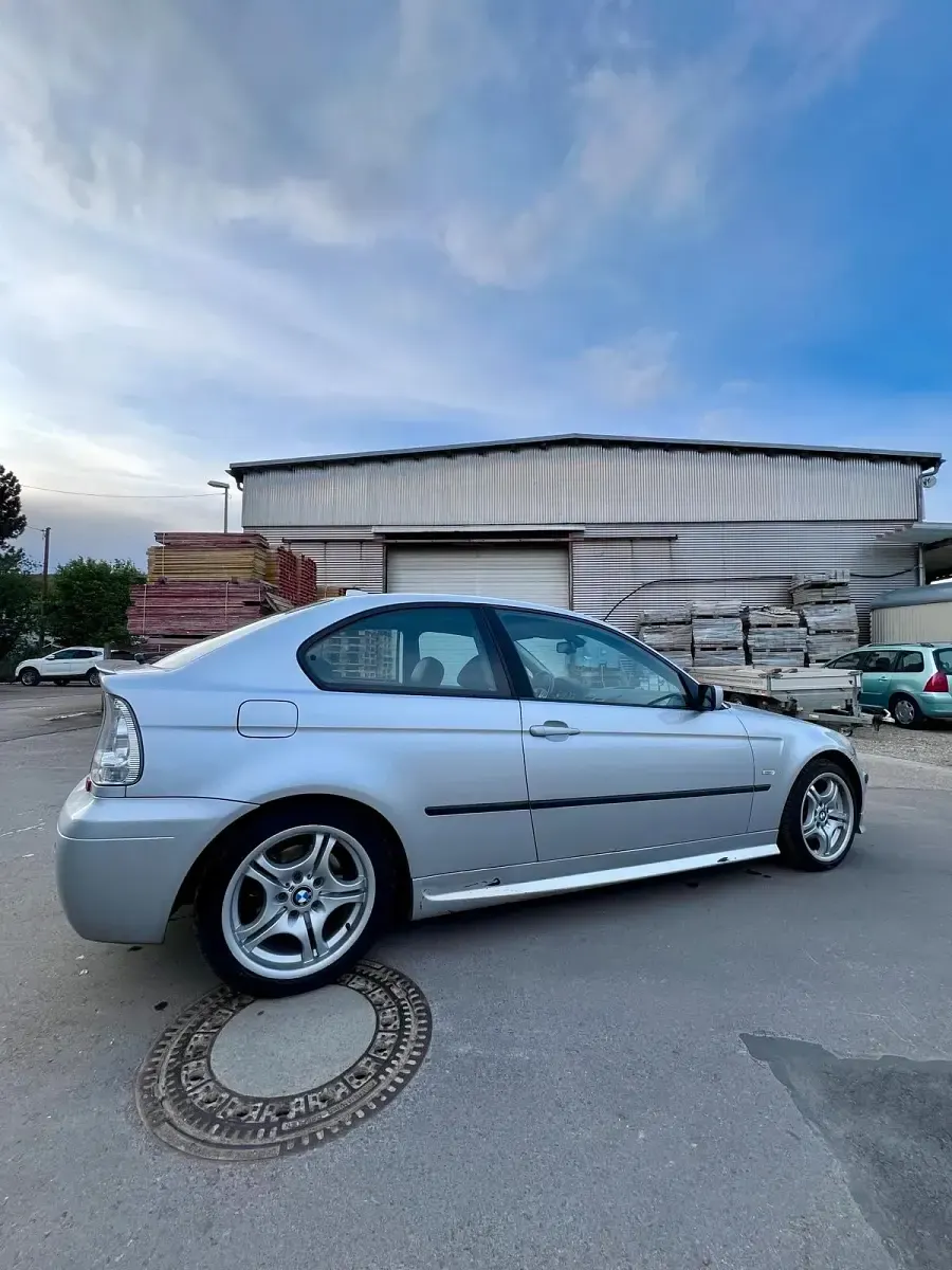 Używany BMW 320 150 KM (110 kW) 2002 Srebrny Coupe