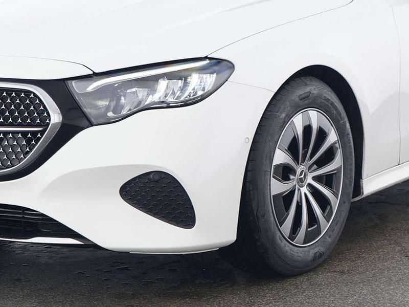 Gebraucht Mercedes E200 Advanced 204 PS (150 kW) 2024 Unilack polarweiß Limousine