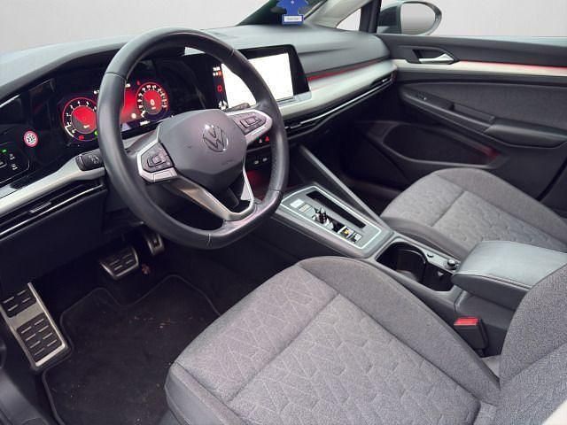 Gebraucht VW Golf VIII Move 150 PS (110 kW) 2023 Mondsteingrau Limousine