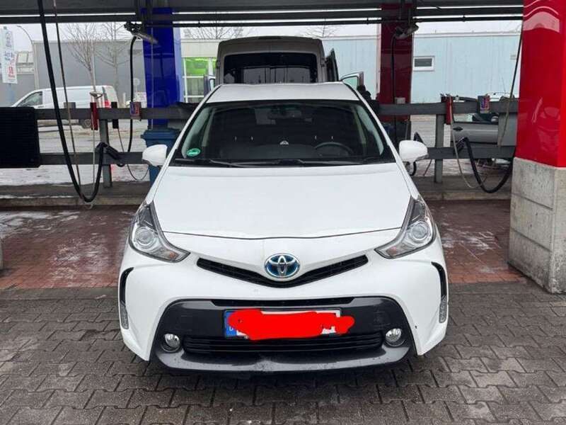 Weiß Gebraucht 2015 Toyota Prius+ Comfort Van / Kleinbus | 15.700 € (Fairer Preis) - Bild 1/4
