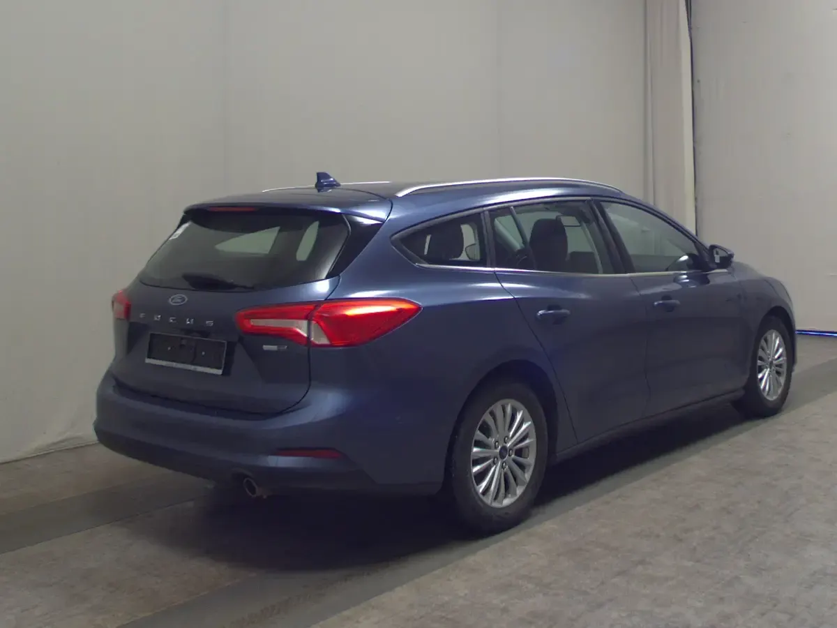 Käytetty Ford Focus Titanium 125 HP (91 kW) 2021 Sininen Farmari